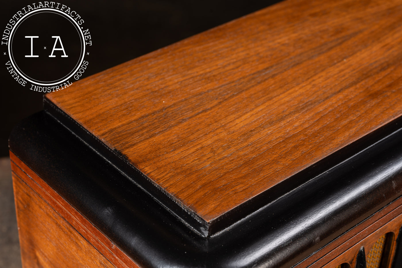 Vintage Model E-53X Radio by Canadian General Electric