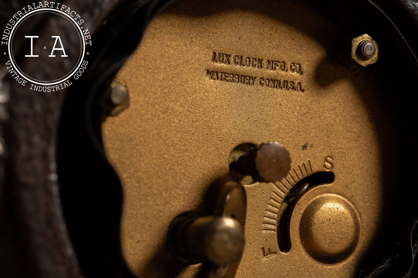 Vintage Rodeo Desk Clock – Industrial Artifacts