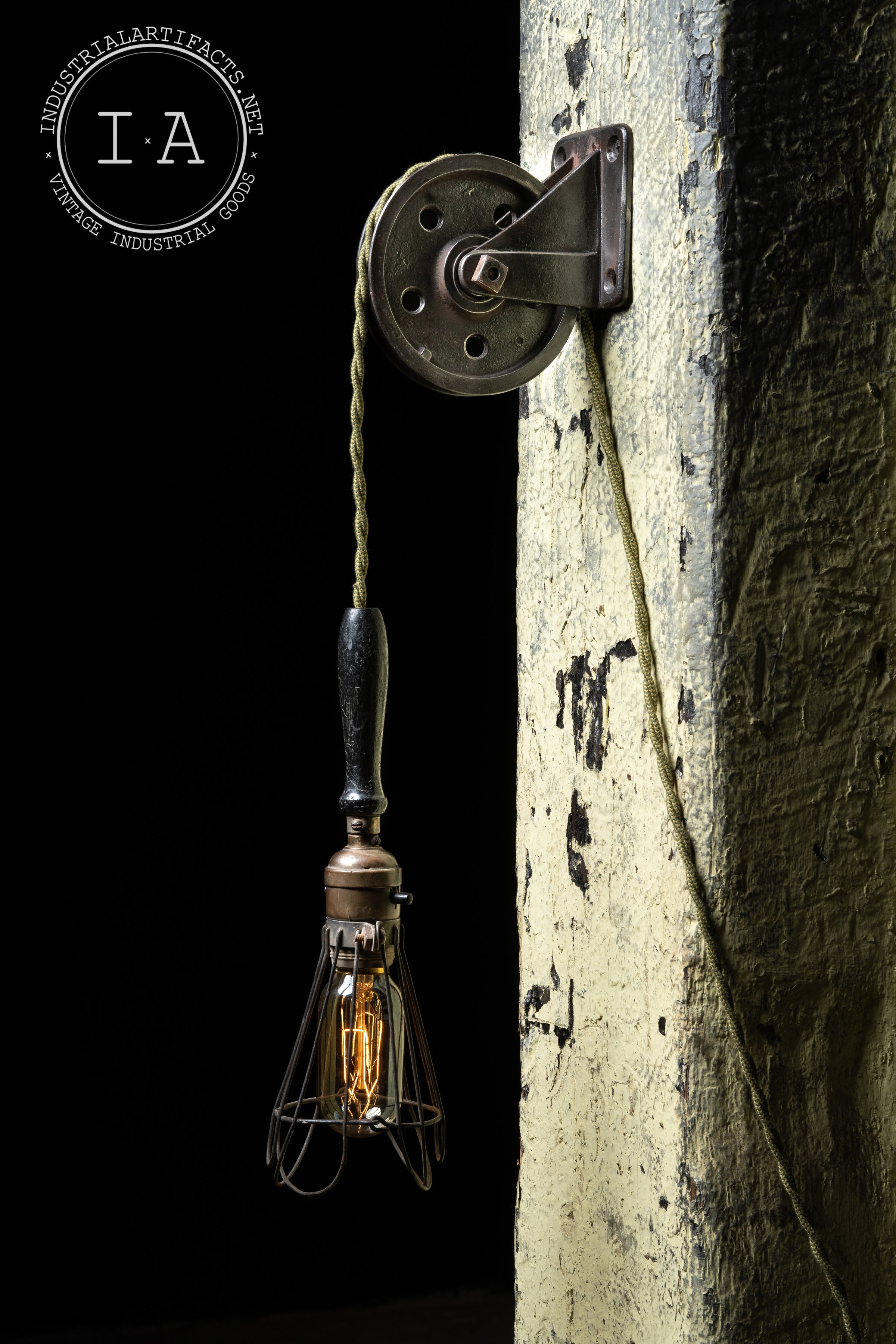 Industrial Antique Task Lamp With Cast Iron Pulley – Industrial Artifacts