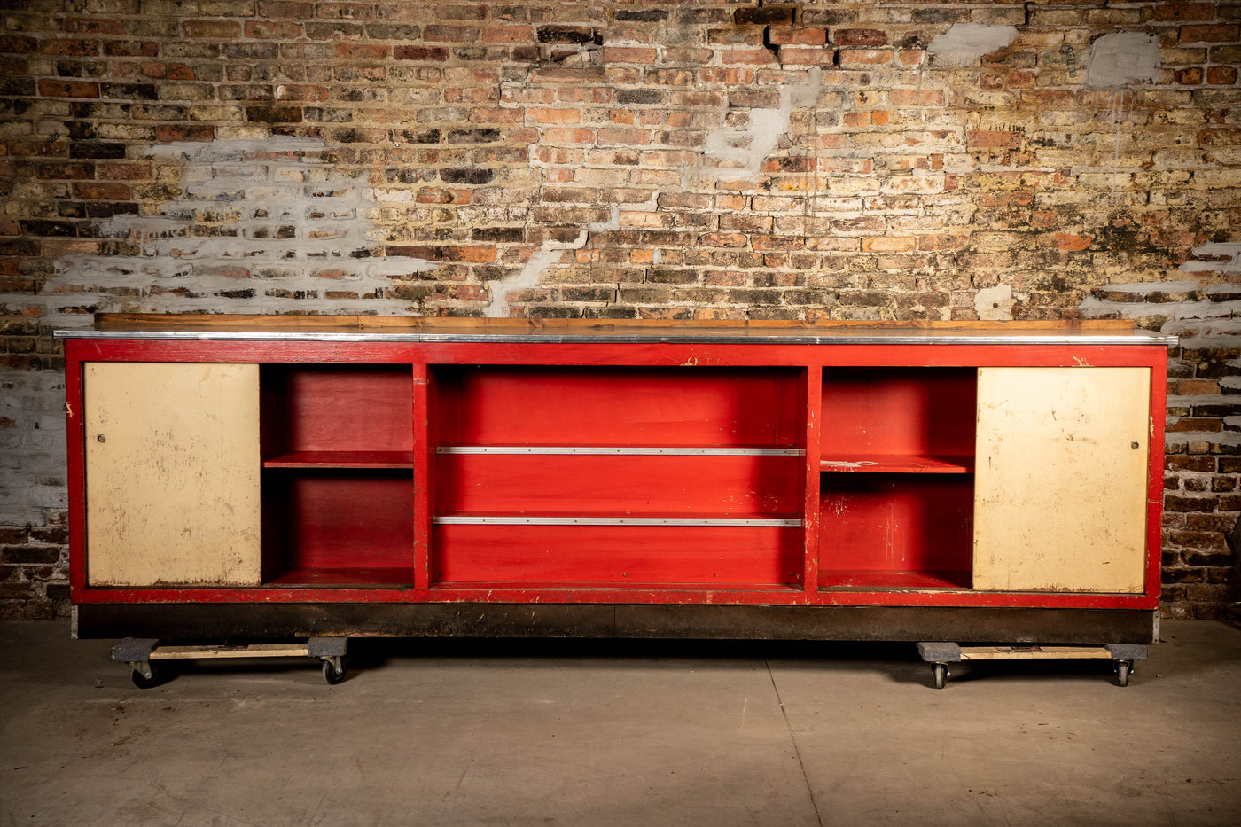 Vintage Streamline Front and Back Bar with Stools