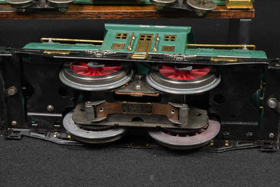 Lionel Tinplate Electric Train Set – Pullman Passenger Cars with Locomotive