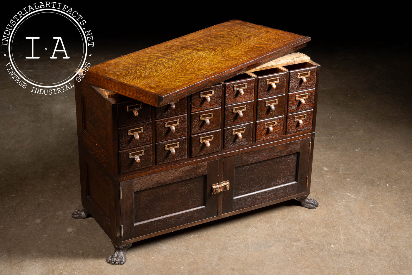 Early 20th Century Quarter-Sawn Oak Clawfoot 18-Drawer Card Catalog