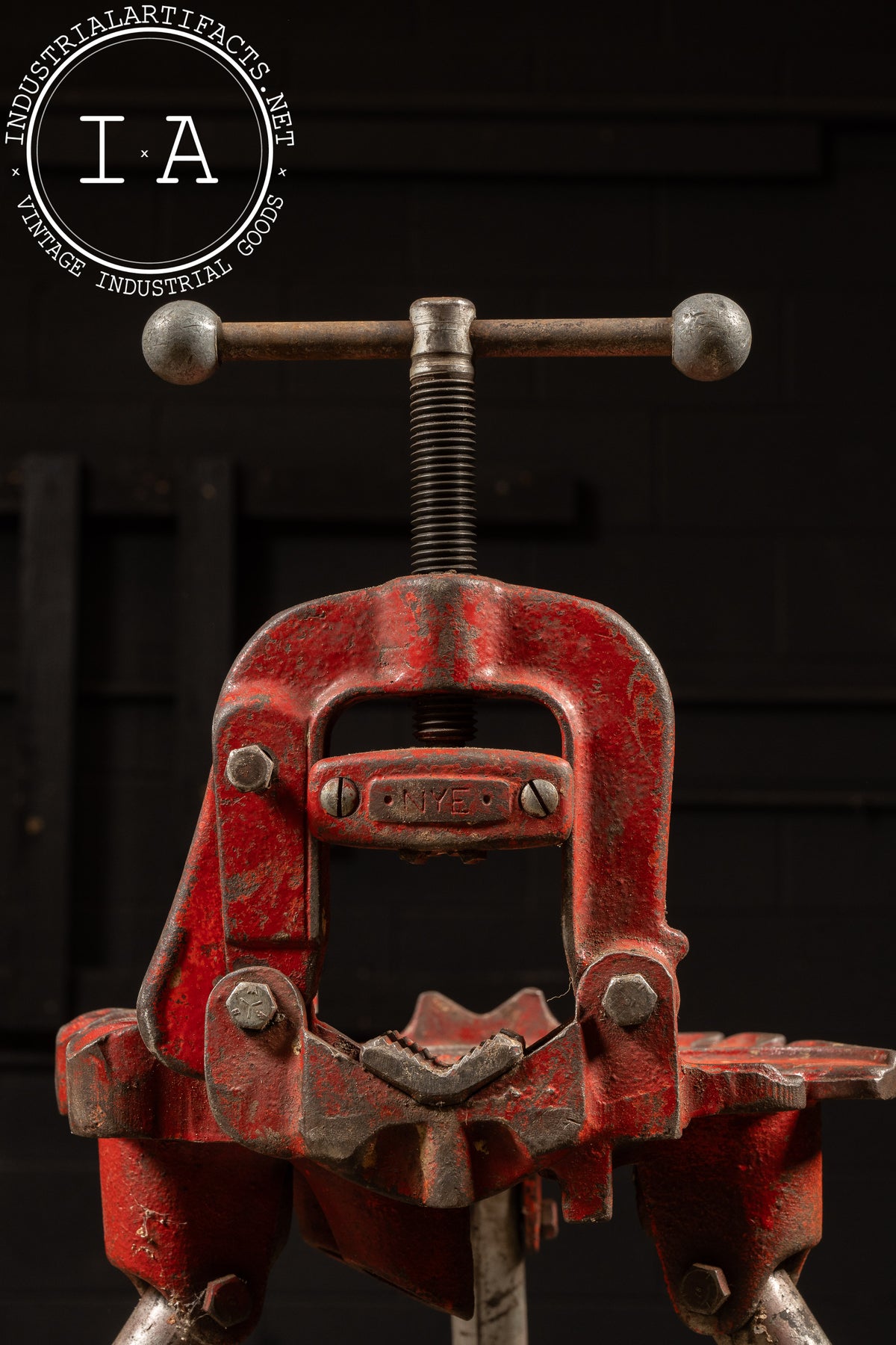 Using A Tri Vise Antique Industrial Nye Tri-Stand Pipe Vise – Industrial Artifacts