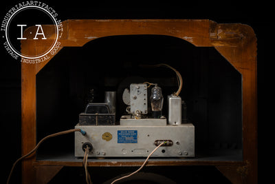 Vintage Model R-1131 with Magic Eye Tube by Delco