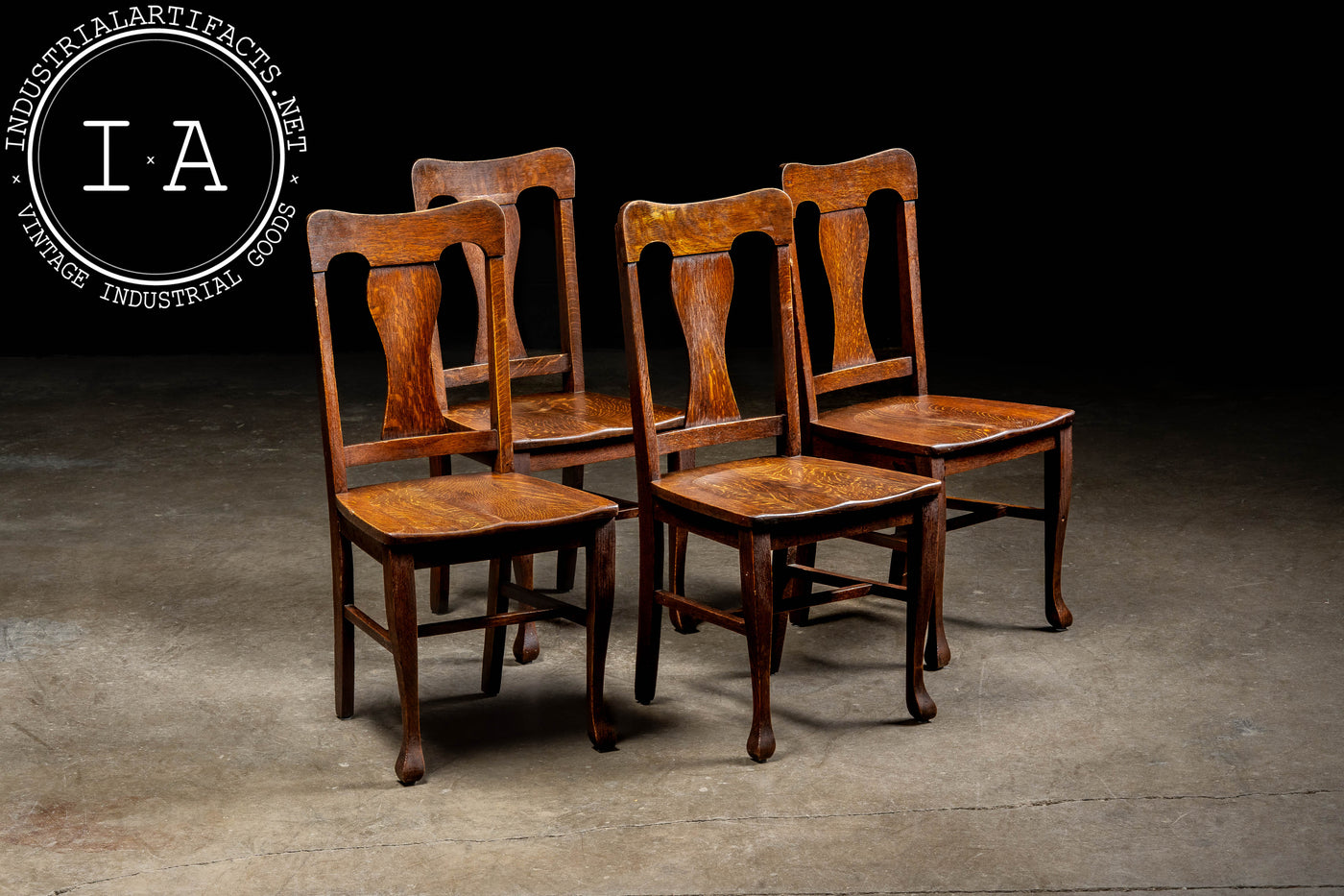 Late 19th Century Oak Poker Table With Four Chairs