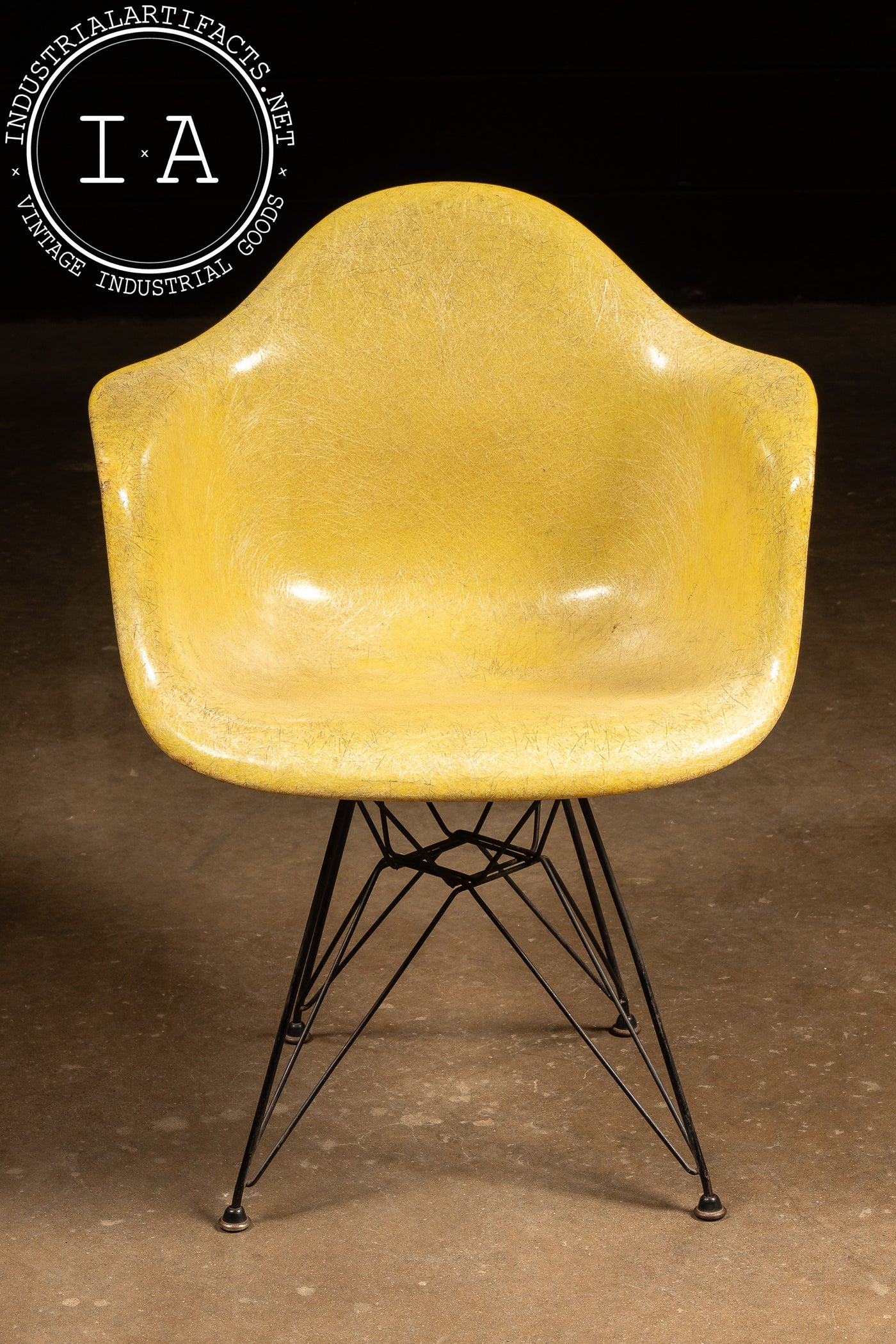 Mid-Century Eames-Herman Miller DAR Fiberglass Chair