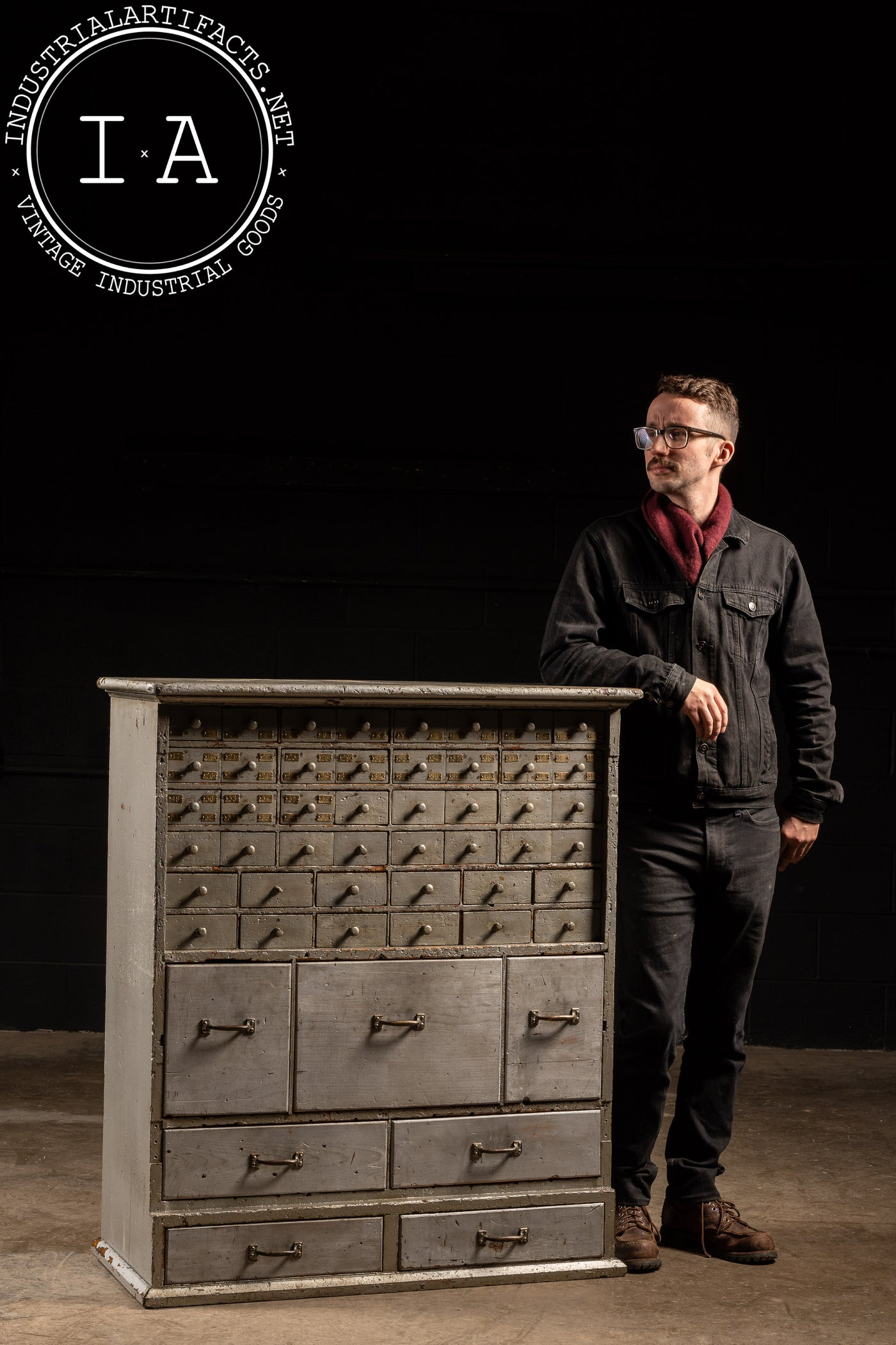 Metallic Industrial Hardware Cabinet