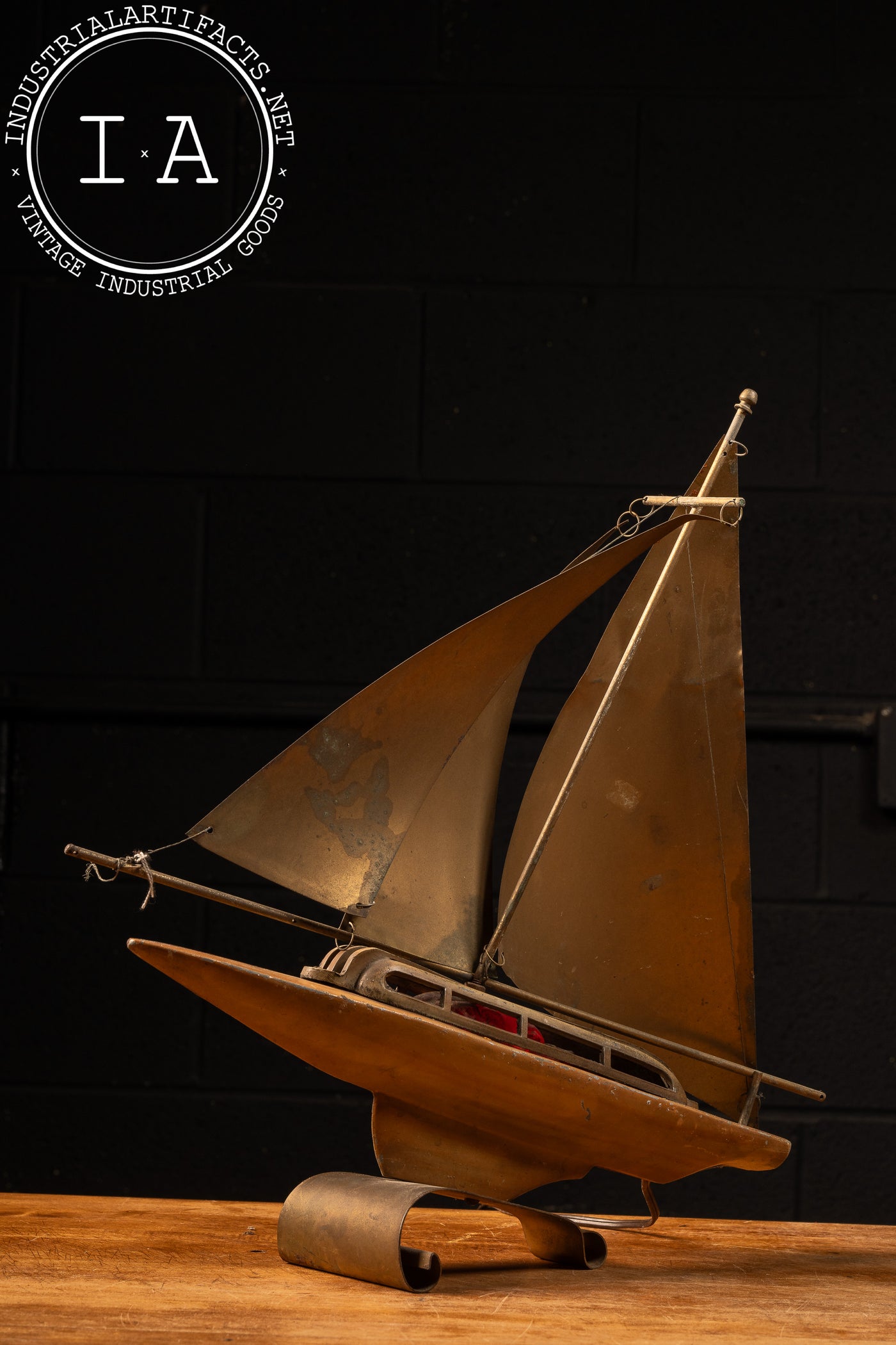 Vintage Sailboat Accent Lamp