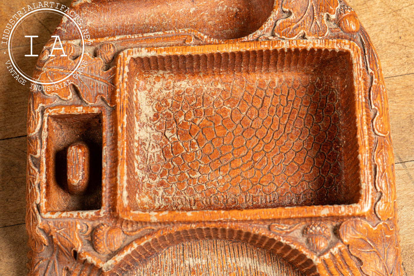 Vintage Syroco Pipe Tray with Built-In Ashtray and Snuff Box