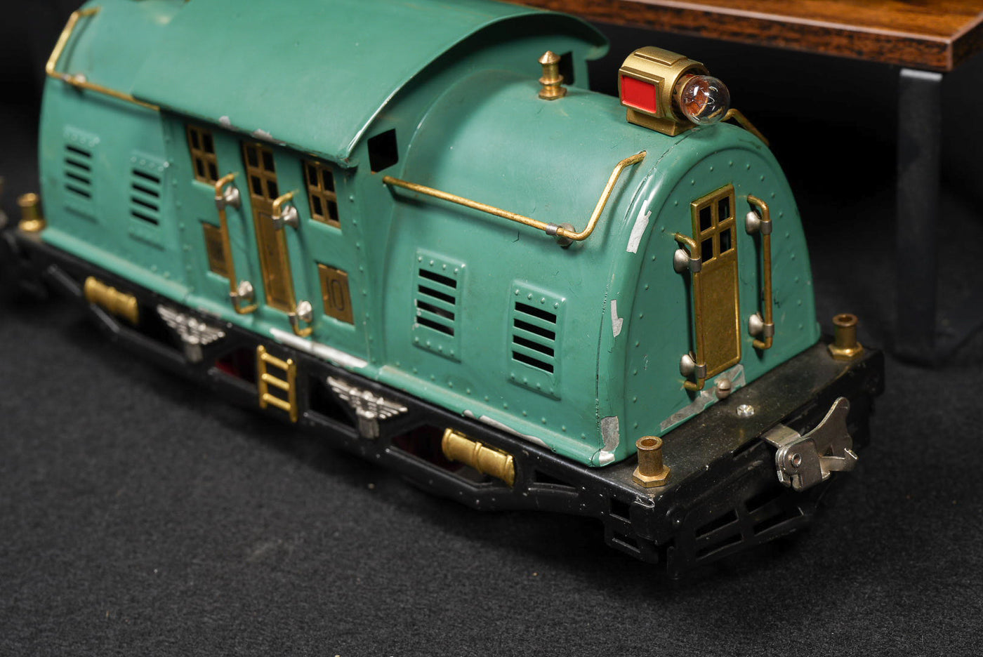 Lionel Tinplate Electric Train Set – Pullman Passenger Cars with Locomotive