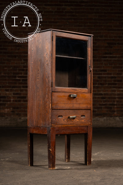 Early 20th Century Craftsman Oak Display Cabinet with Glass Door