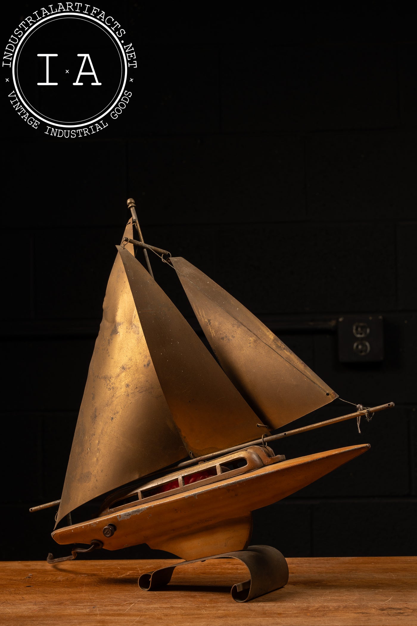Vintage Sailboat Accent Lamp