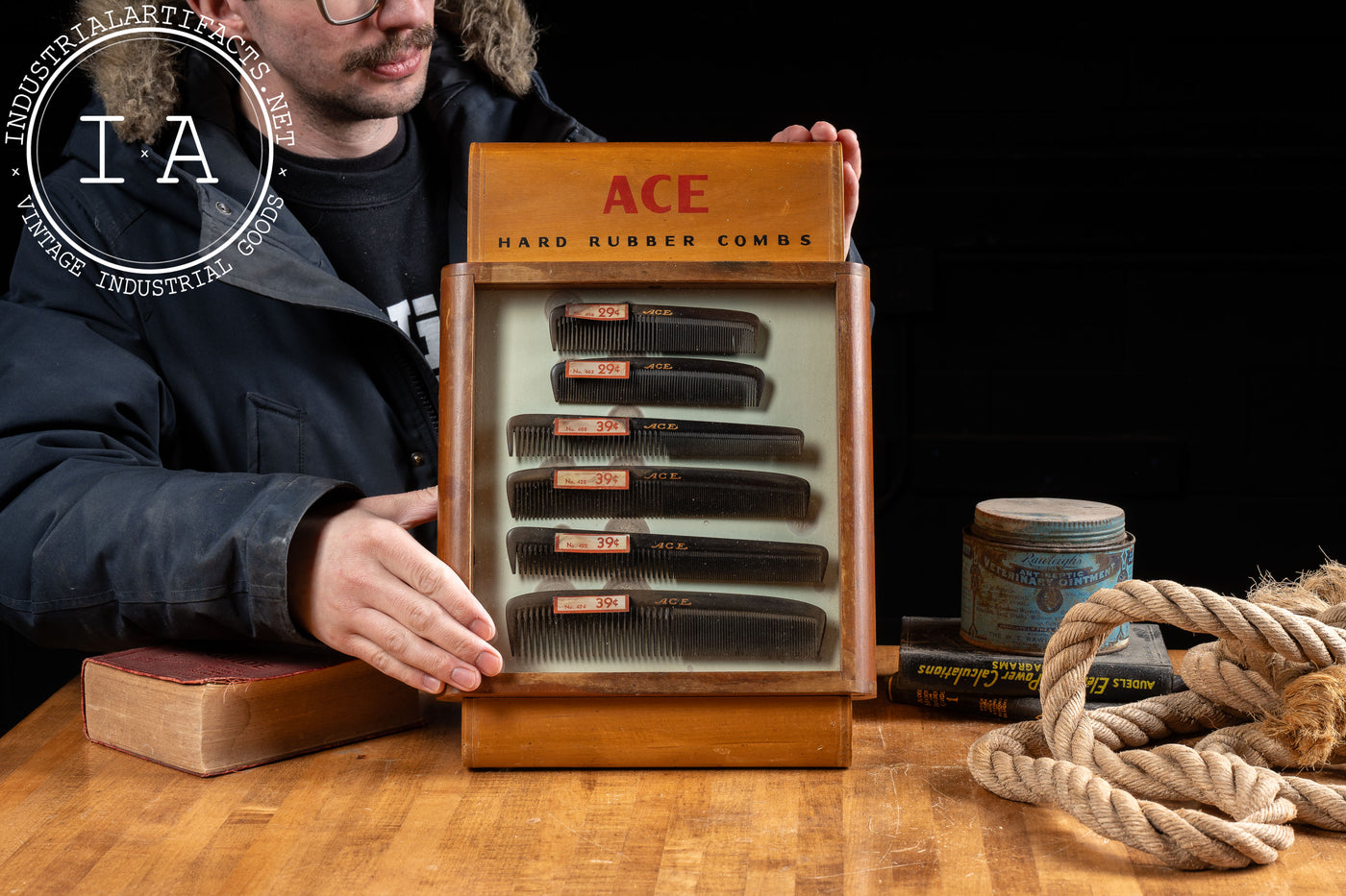 Vintage Ace Combs Point-of-Sale Display