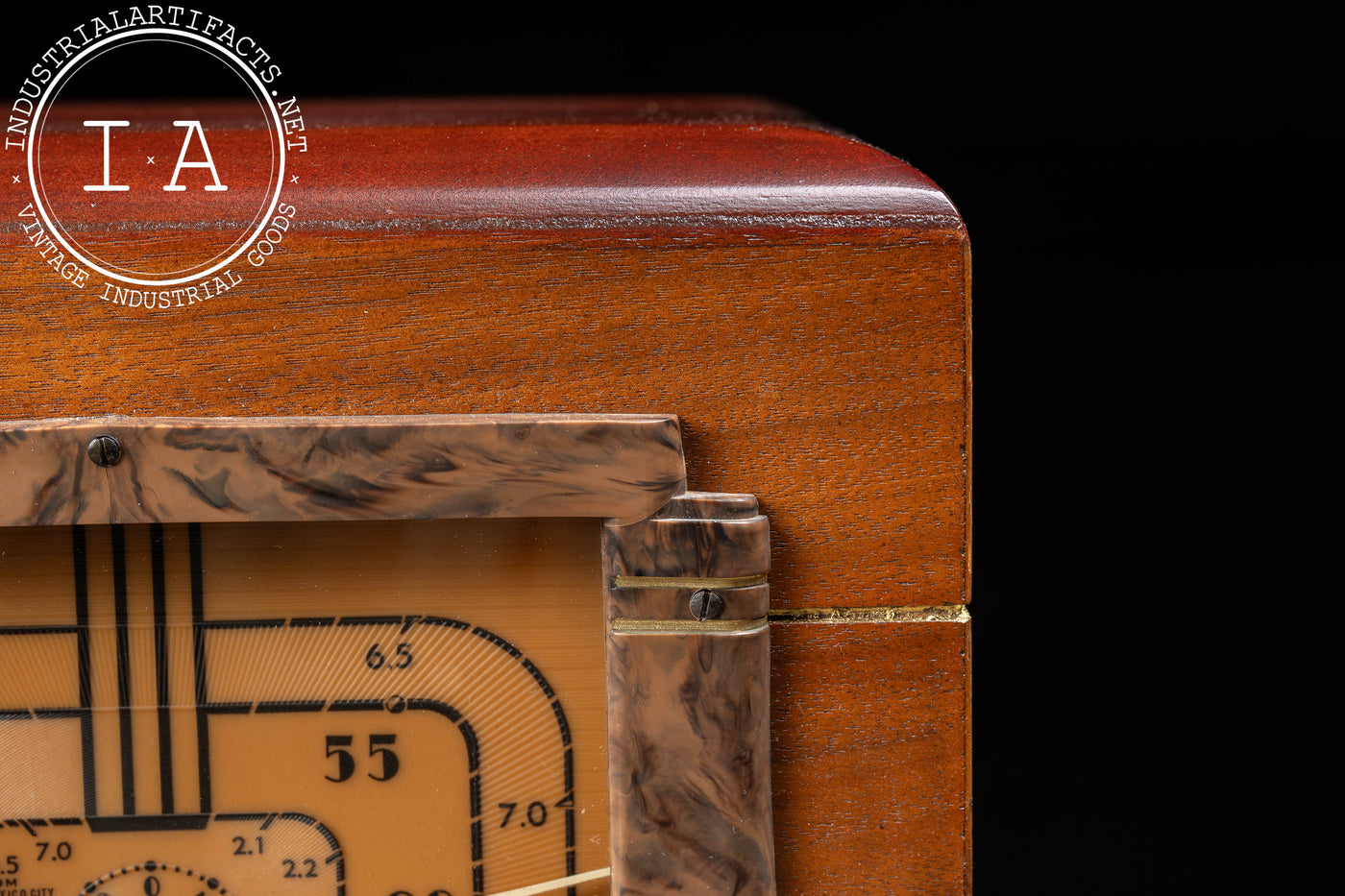 Vintage Model 86T1 Radio by RCA-Victor