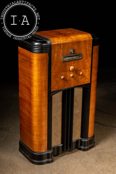 Vintage Model R-1131 with Magic Eye Tube by Delco
