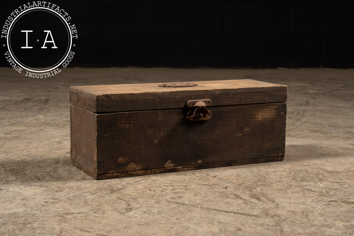 antique metal square tackle boxes Vintage Box c. 1951 with Lures – Industrial Artifacts Tailwaters @ino_narvaez breaks down Model:9' 11wt. 4 Piece dual rod holder