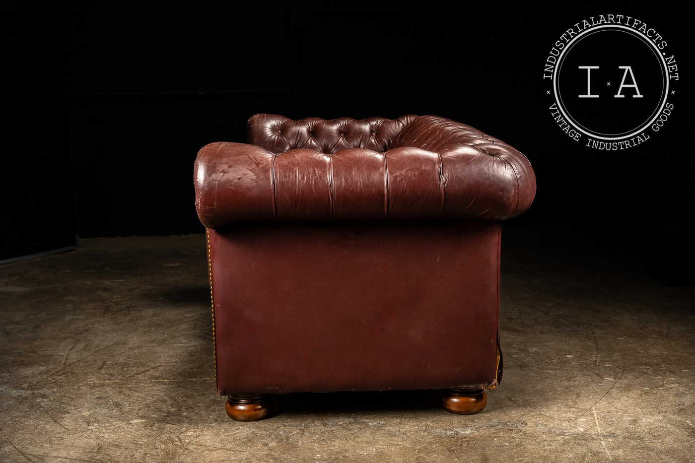 Tufted Chesterfield Sofa in Burgundy