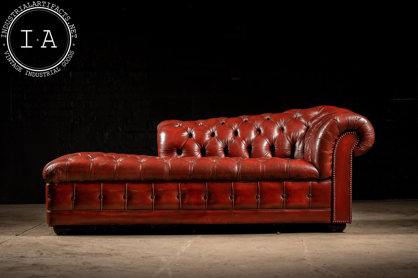 Vintage Tufted Leather Chaise in Burgundy