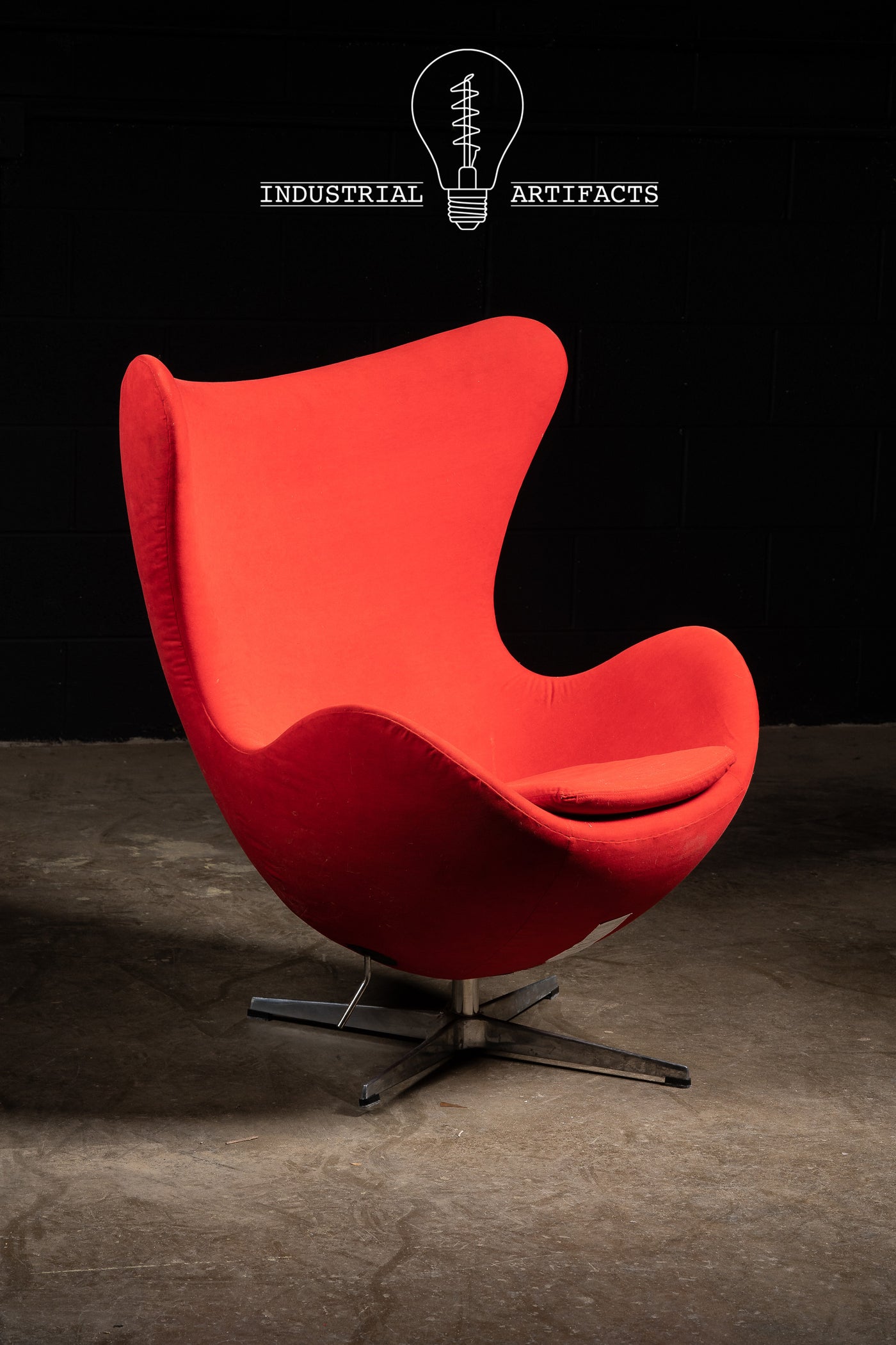 Vintage Mid Century Modern Arne Jacobsen Style Egg Chair