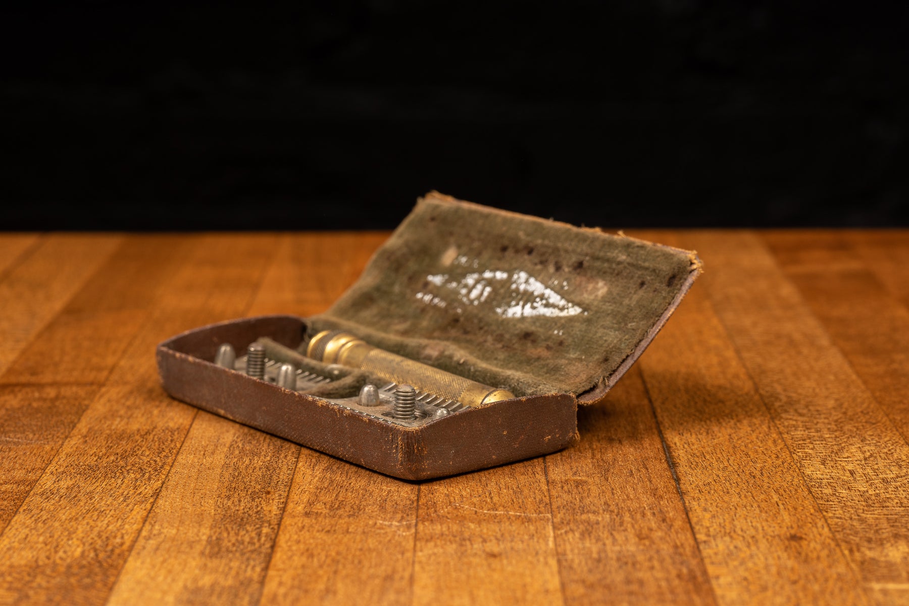 1920s Razor Comb c. 1920s Gillette Travel Razor Kit – Industrial Artifacts
