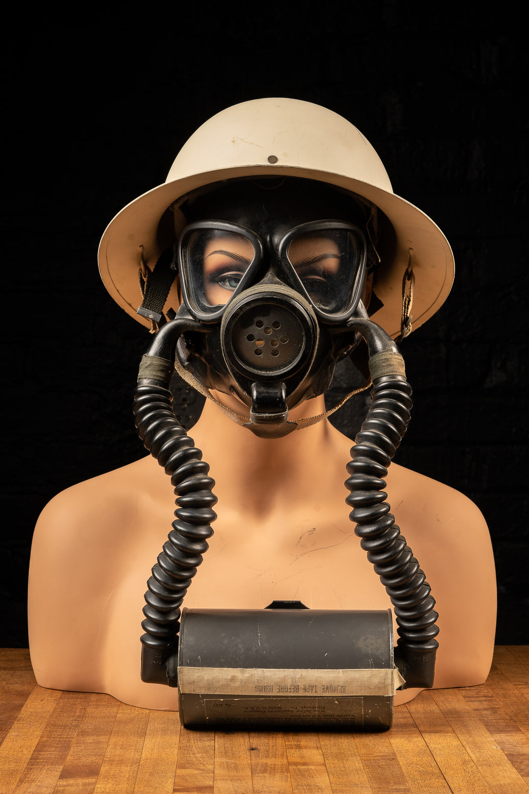 USN Gas Mask Pouch with Original Defogging Paste – Industrial
