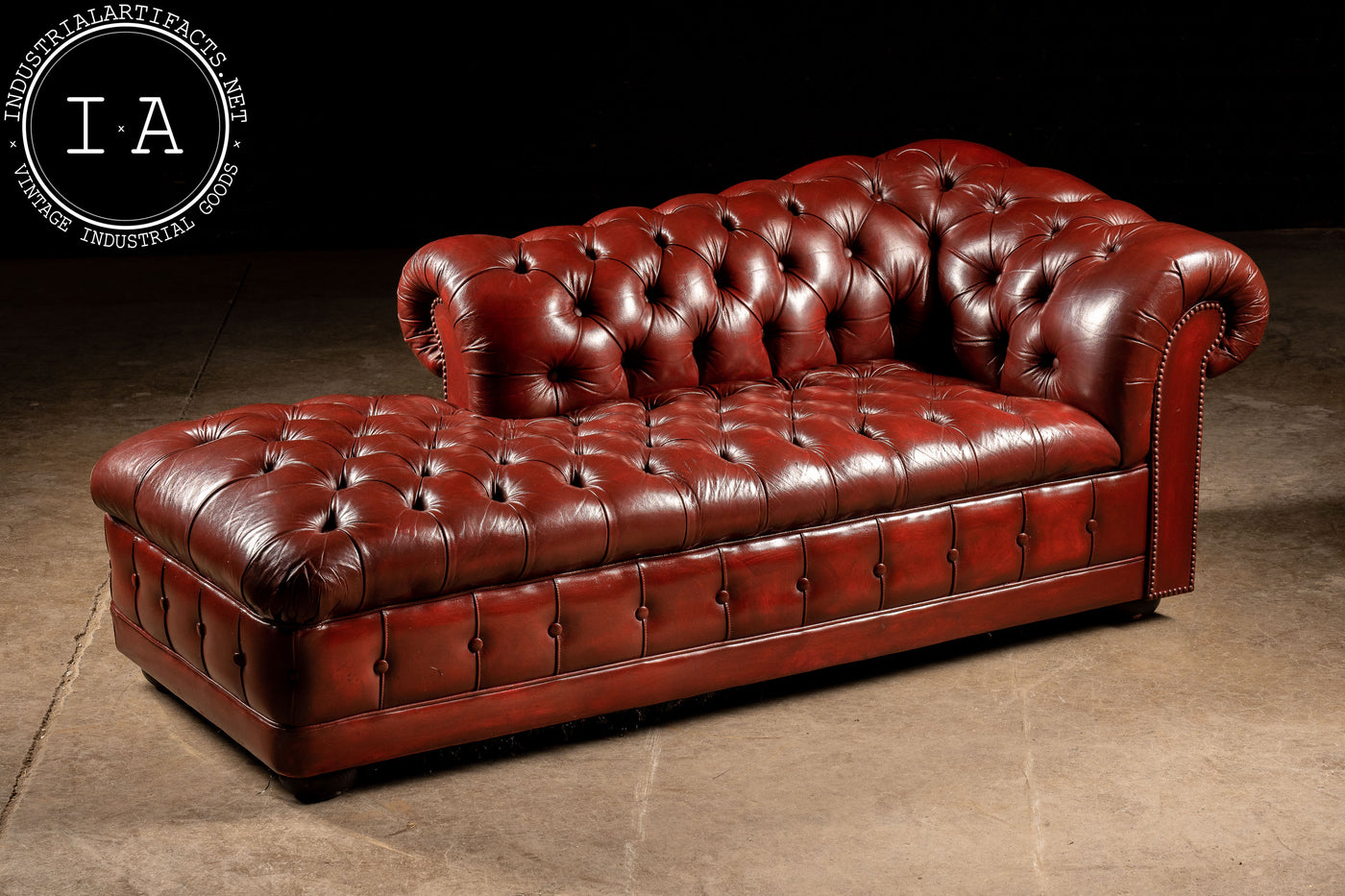 Vintage Tufted Leather Chaise in Burgundy