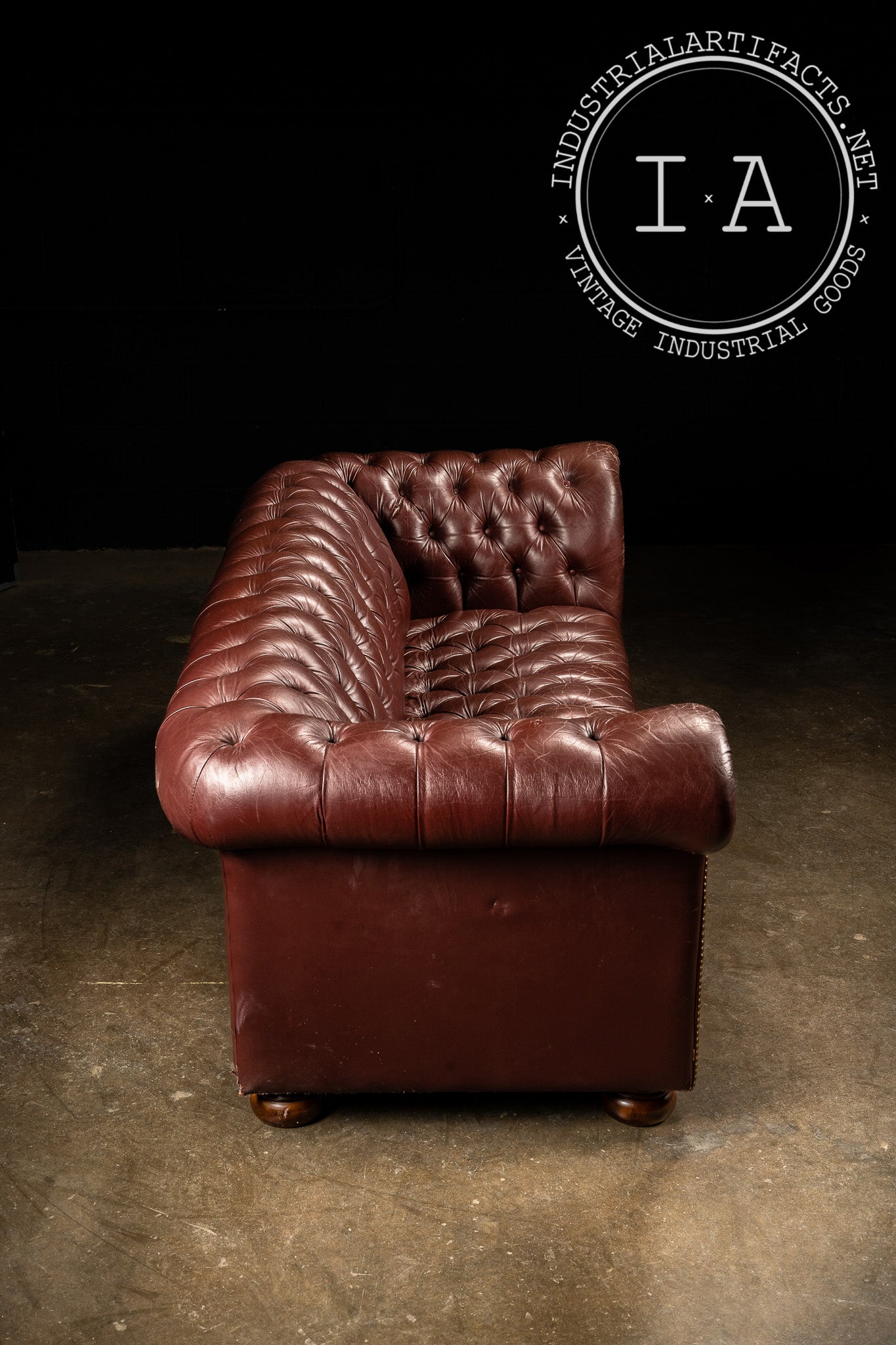 Tufted Chesterfield Sofa in Burgundy